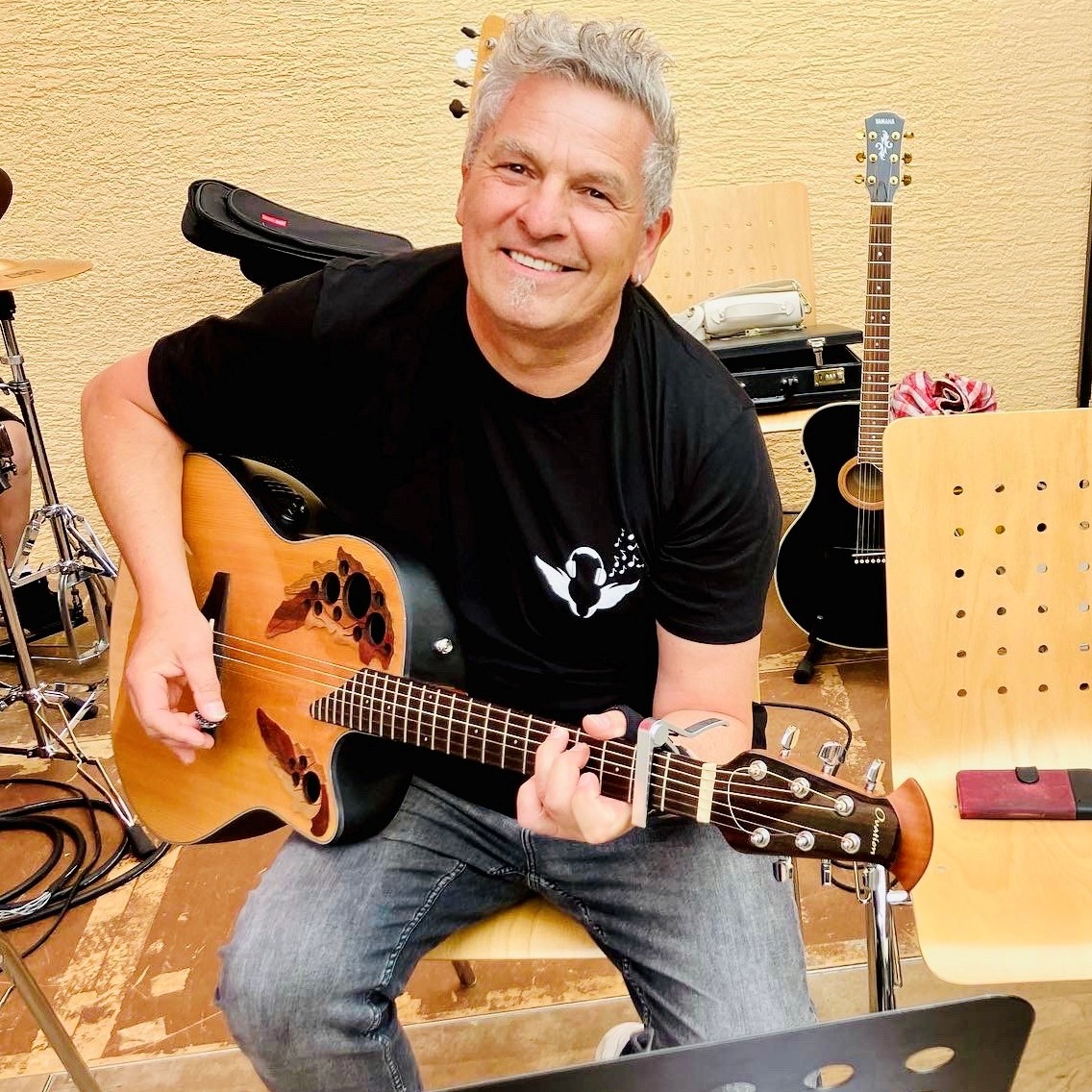 Porträtbild von Armin Weisshaar, Kinderliedermacher, Autor und Musiklehrer